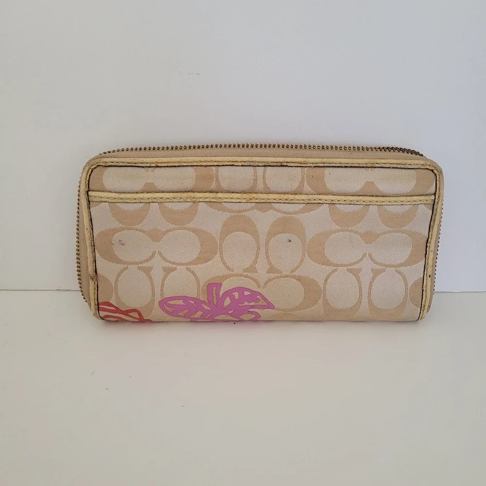 Coach Signature C Floral Scribble Zip Around Wallet Beige Tan Red Interior